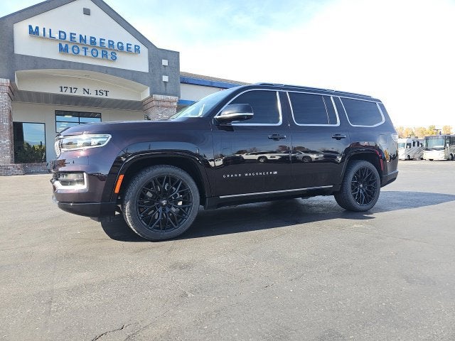 2023 Jeep Grand Wagoneer BASE