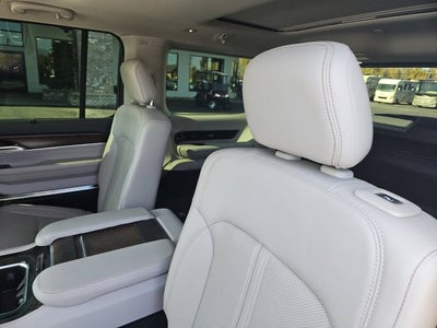 2023 Jeep Grand Wagoneer BASE