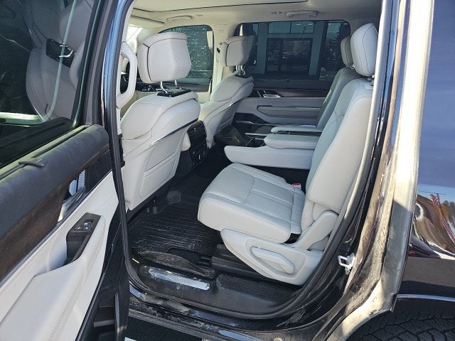 2023 Jeep Grand Wagoneer BASE