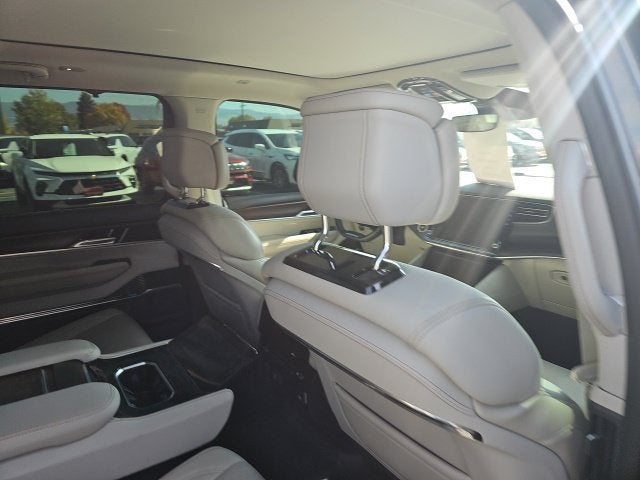 2023 Jeep Grand Wagoneer BASE