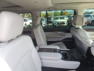 2023 Jeep Grand Wagoneer BASE