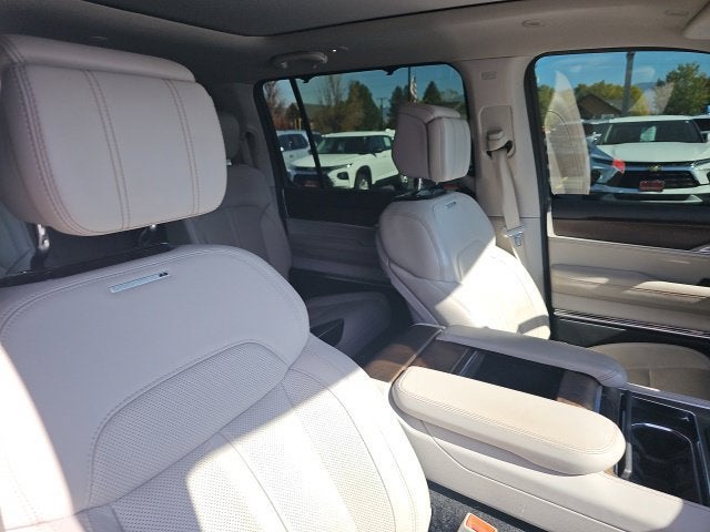 2023 Jeep Grand Wagoneer BASE