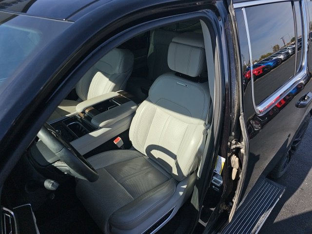 2023 Jeep Grand Wagoneer BASE