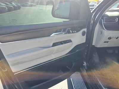 2023 Jeep Grand Wagoneer BASE