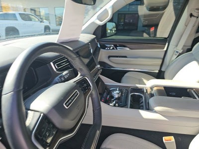 2023 Jeep Grand Wagoneer BASE