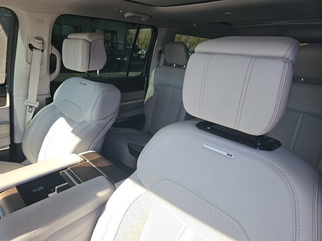 2023 Jeep Grand Wagoneer BASE