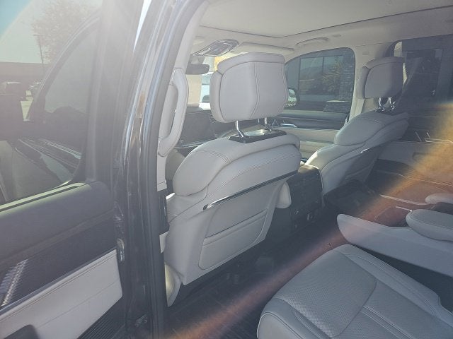 2023 Jeep Grand Wagoneer BASE