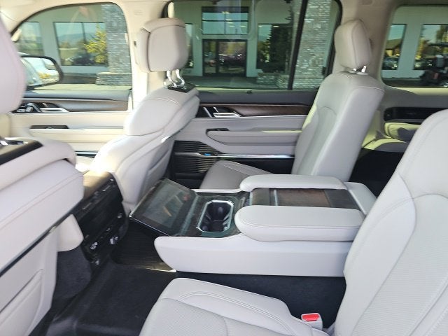 2023 Jeep Grand Wagoneer BASE