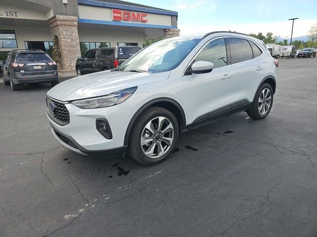 2025 Ford Escape Platinum