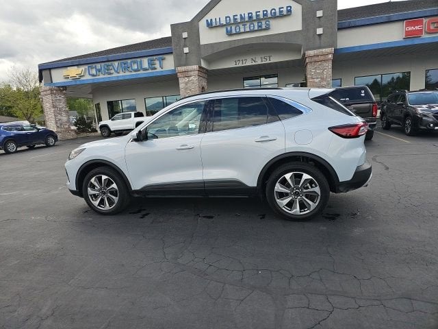2025 Ford Escape Platinum