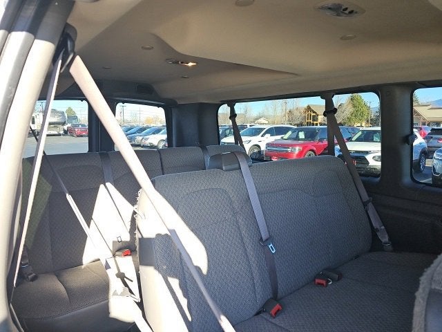 2023 Chevrolet Express Passenger 3500 1LS