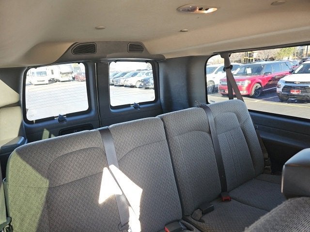 2023 Chevrolet Express Passenger 3500 1LS