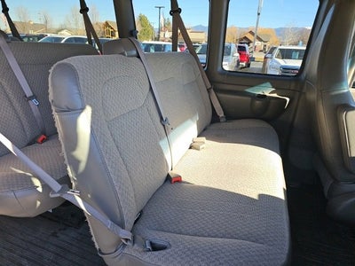 2023 Chevrolet Express Passenger 3500 1LS