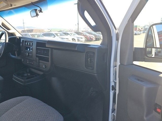 2023 Chevrolet Express Passenger 3500 1LS