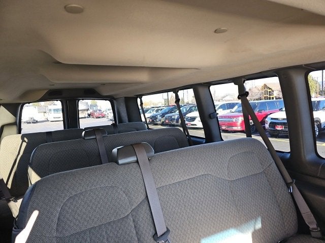 2023 Chevrolet Express Passenger 3500 1LS