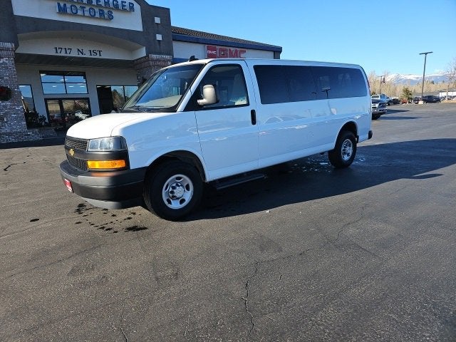2023 Chevrolet Express Passenger 3500 1LS