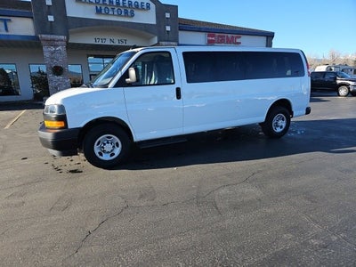 2023 Chevrolet Express Passenger 3500 1LS