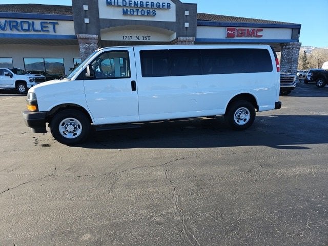 2023 Chevrolet Express Passenger 3500 1LS