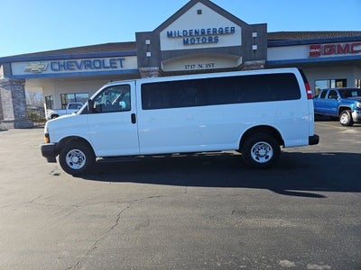 2023 Chevrolet Express Passenger 3500 1LS