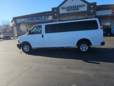 2023 Chevrolet Express Passenger 3500 1LS