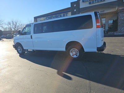 2023 Chevrolet Express Passenger 3500 1LS