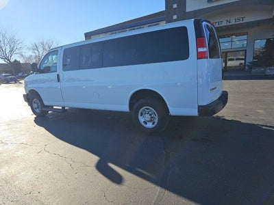 2023 Chevrolet Express Passenger 3500 1LS