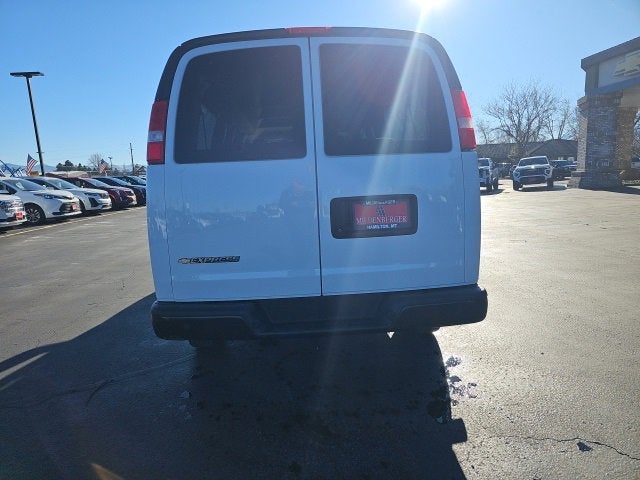 2023 Chevrolet Express Passenger 3500 1LS