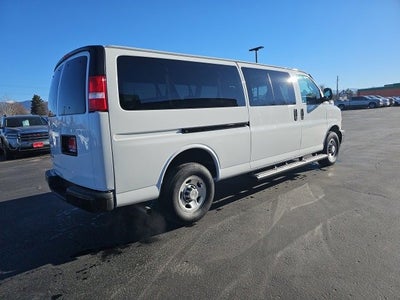 2023 Chevrolet Express Passenger 3500 1LS