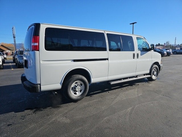 2023 Chevrolet Express Passenger 3500 1LS