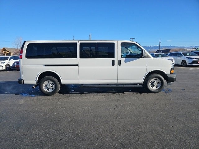 2023 Chevrolet Express Passenger 3500 1LS