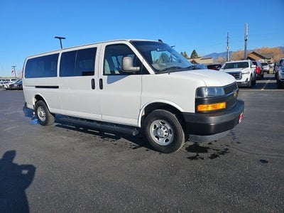 2023 Chevrolet Express Passenger 3500 1LS