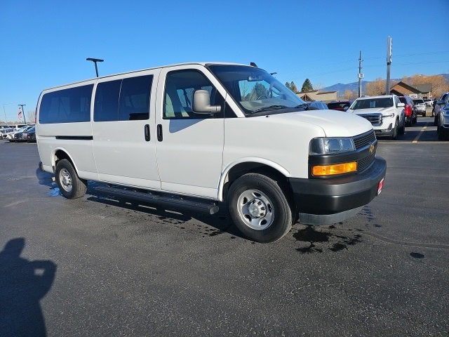 2023 Chevrolet Express Passenger 3500 1LS