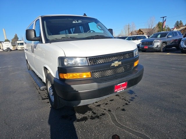 2023 Chevrolet Express Passenger 3500 1LS