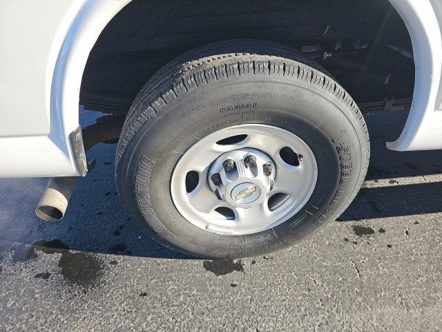 2023 Chevrolet Express Passenger 3500 1LS