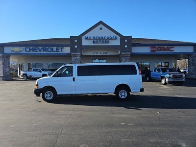 2023 Chevrolet Express Passenger 3500 1LS