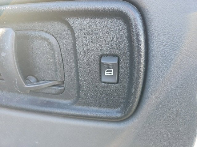 2023 Chevrolet Express Passenger 3500 1LS