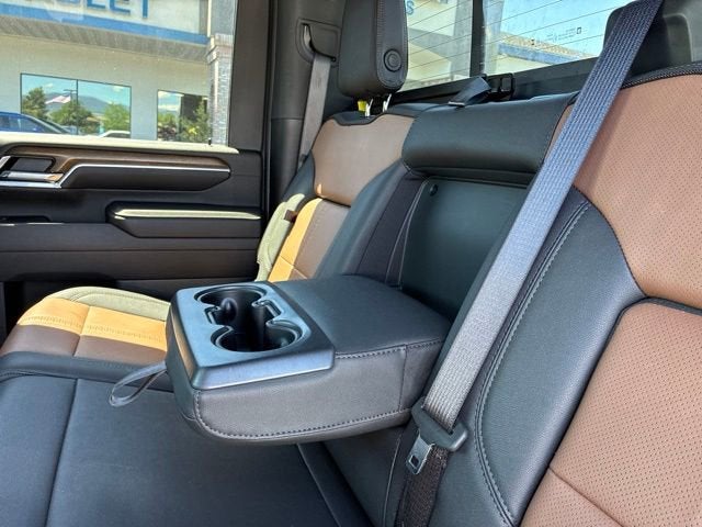 2025 Chevrolet Silverado 3500 HD High Country DRW