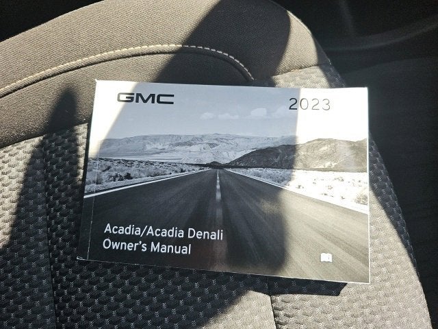 2023 GMC Acadia SLE