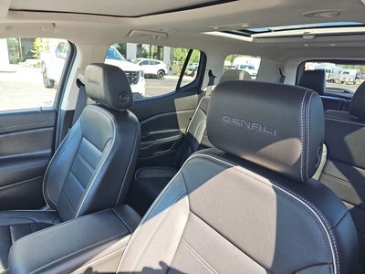 2023 GMC Acadia Denali