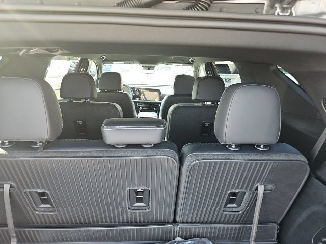 2027 Chevrolet Traverse LT - Photo 15