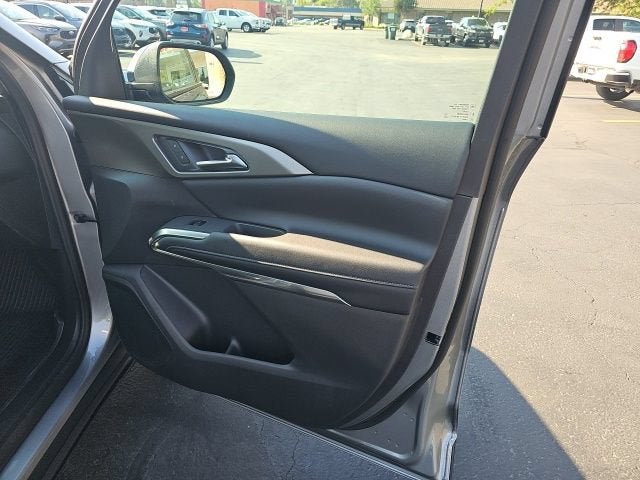 2027 Chevrolet Traverse LT - Photo 26
