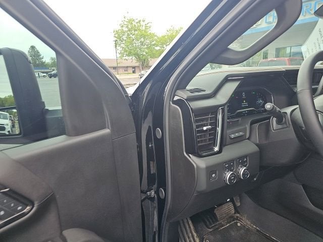 2025 GMC Sierra 3500 HD AT4