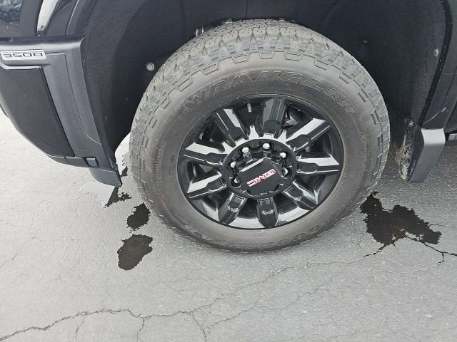 2025 GMC Sierra 3500 HD AT4