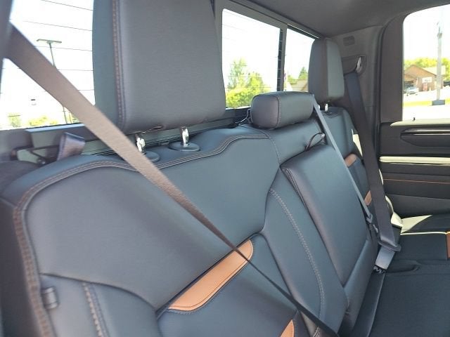2025 GMC Sierra 3500 HD AT4