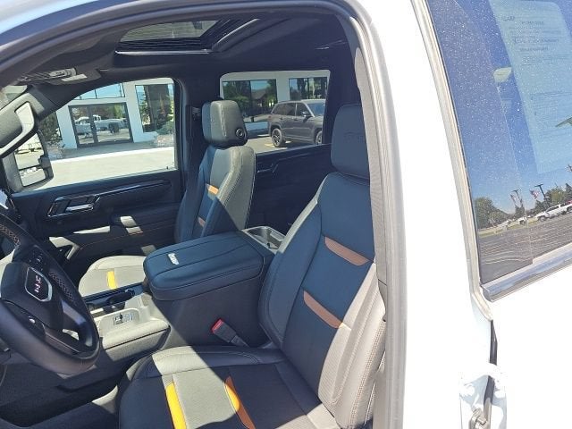 2025 GMC Sierra 3500 HD AT4