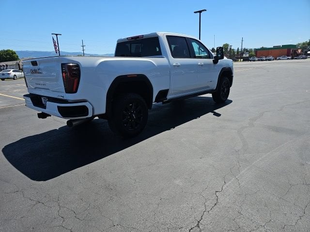 2025 GMC Sierra 3500 HD AT4