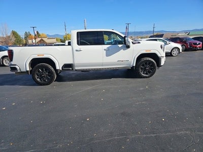2025 GMC Sierra 3500 HD AT4