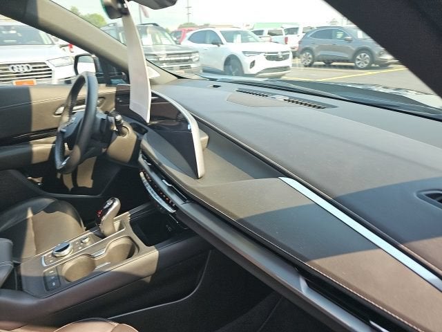 2024 Cadillac XT4 Luxury