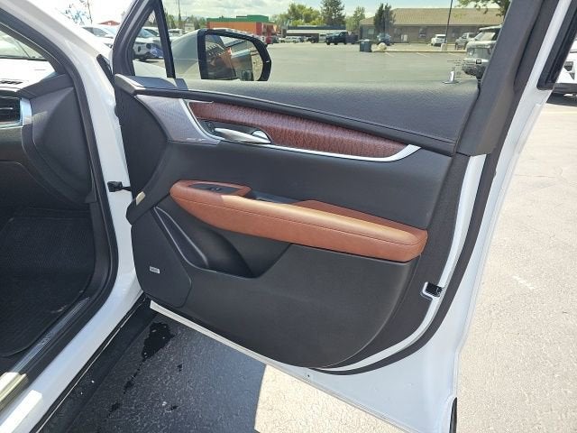 2025 Cadillac XT5 Sport