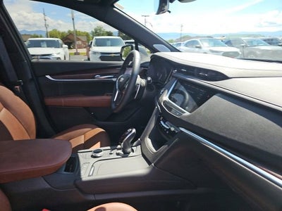 2025 Cadillac XT5 Sport